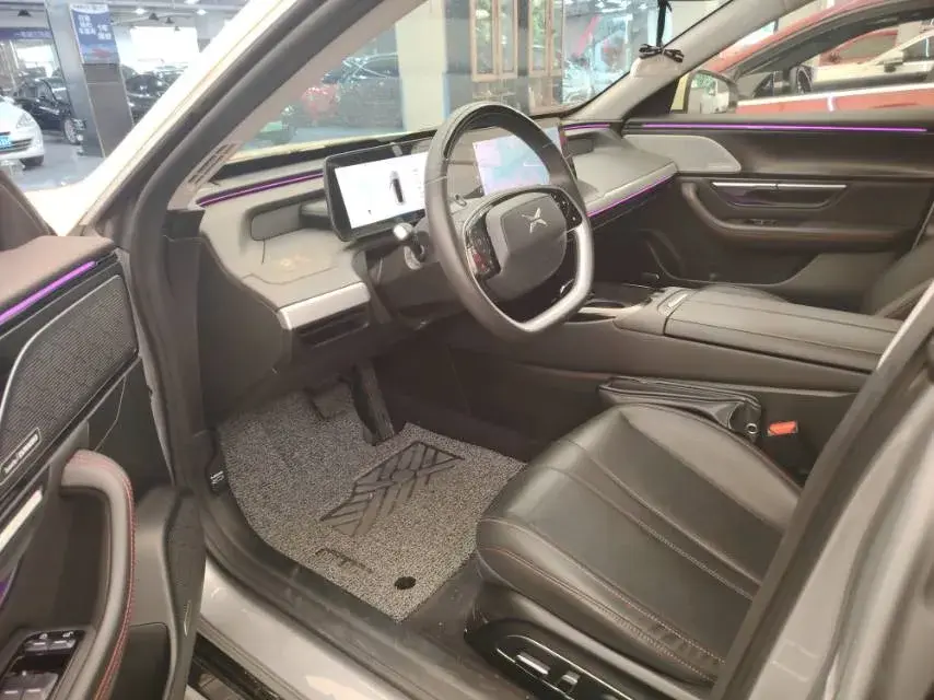 2020 XPENG P7 thumbnail 4