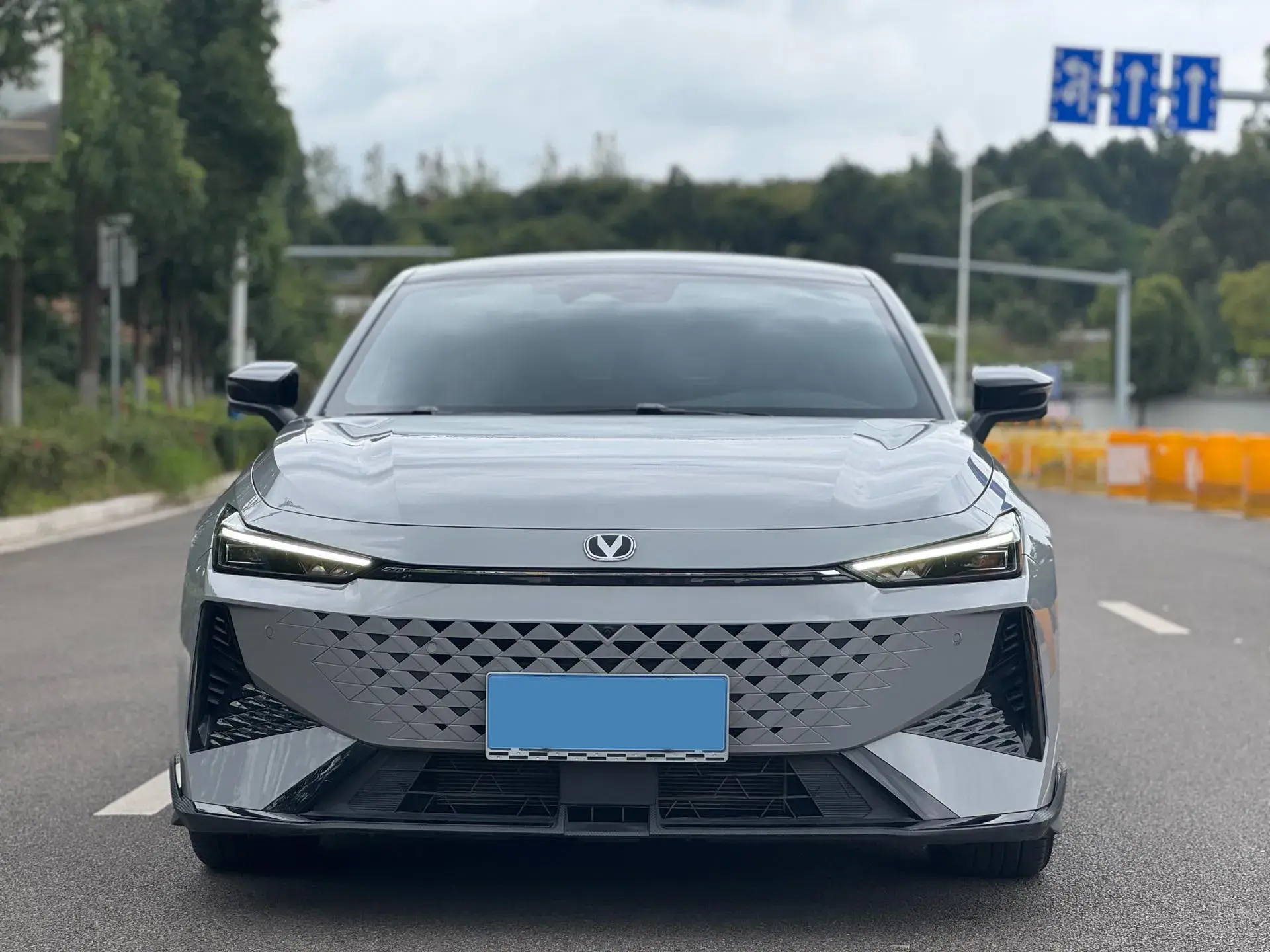 2024 CHANGAN UNI-V thumbnail 2