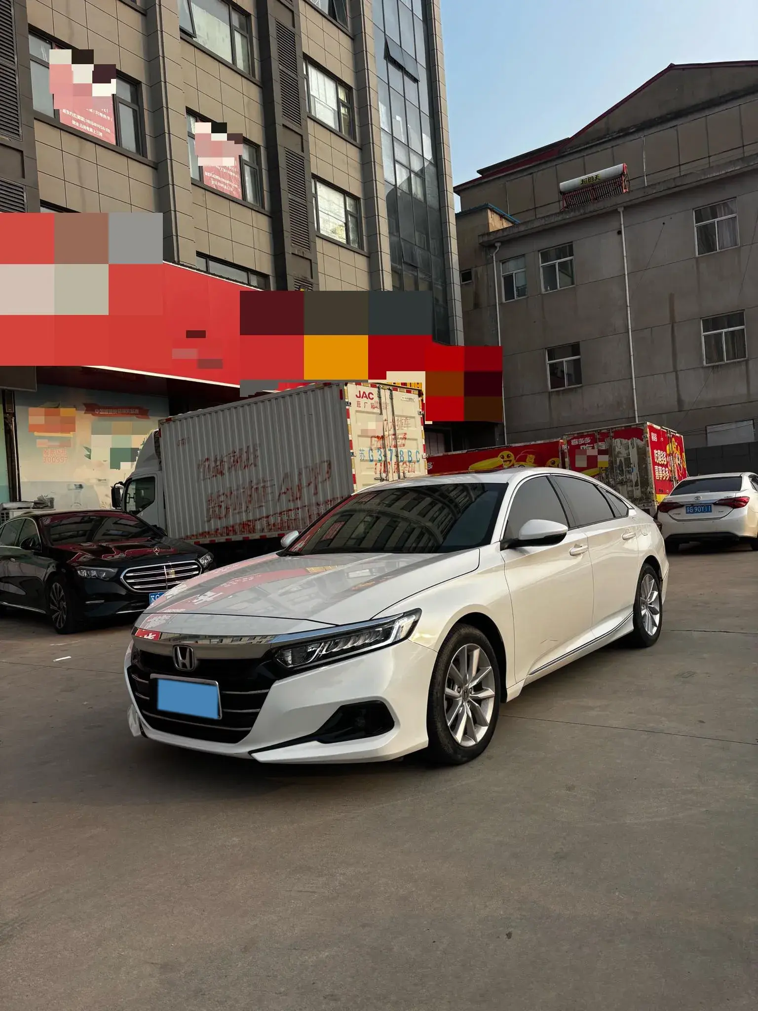 2022 HONDA ACCORD view 1