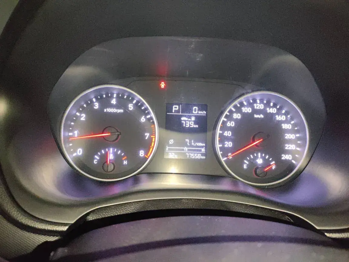 2017 HYUNDAI CELESTA thumbnail 4