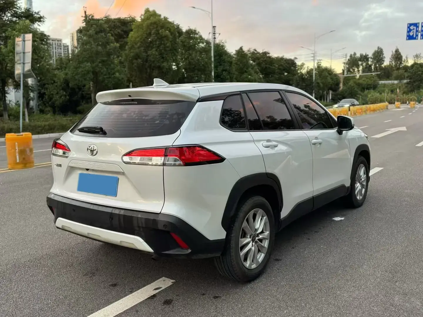 2022 TOYOTA COROLLA thumbnail 4