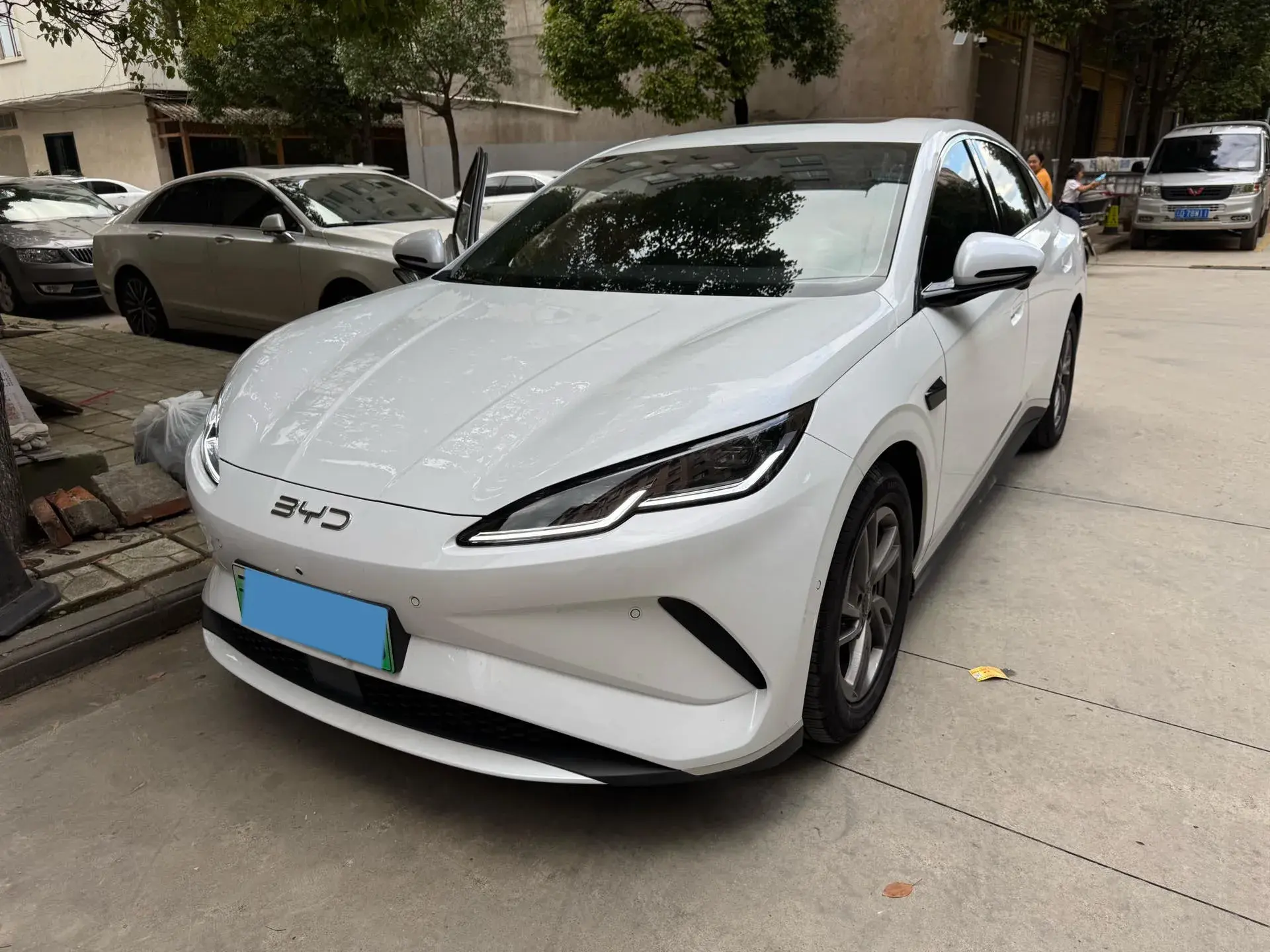 2025 BYD SEAL view 1