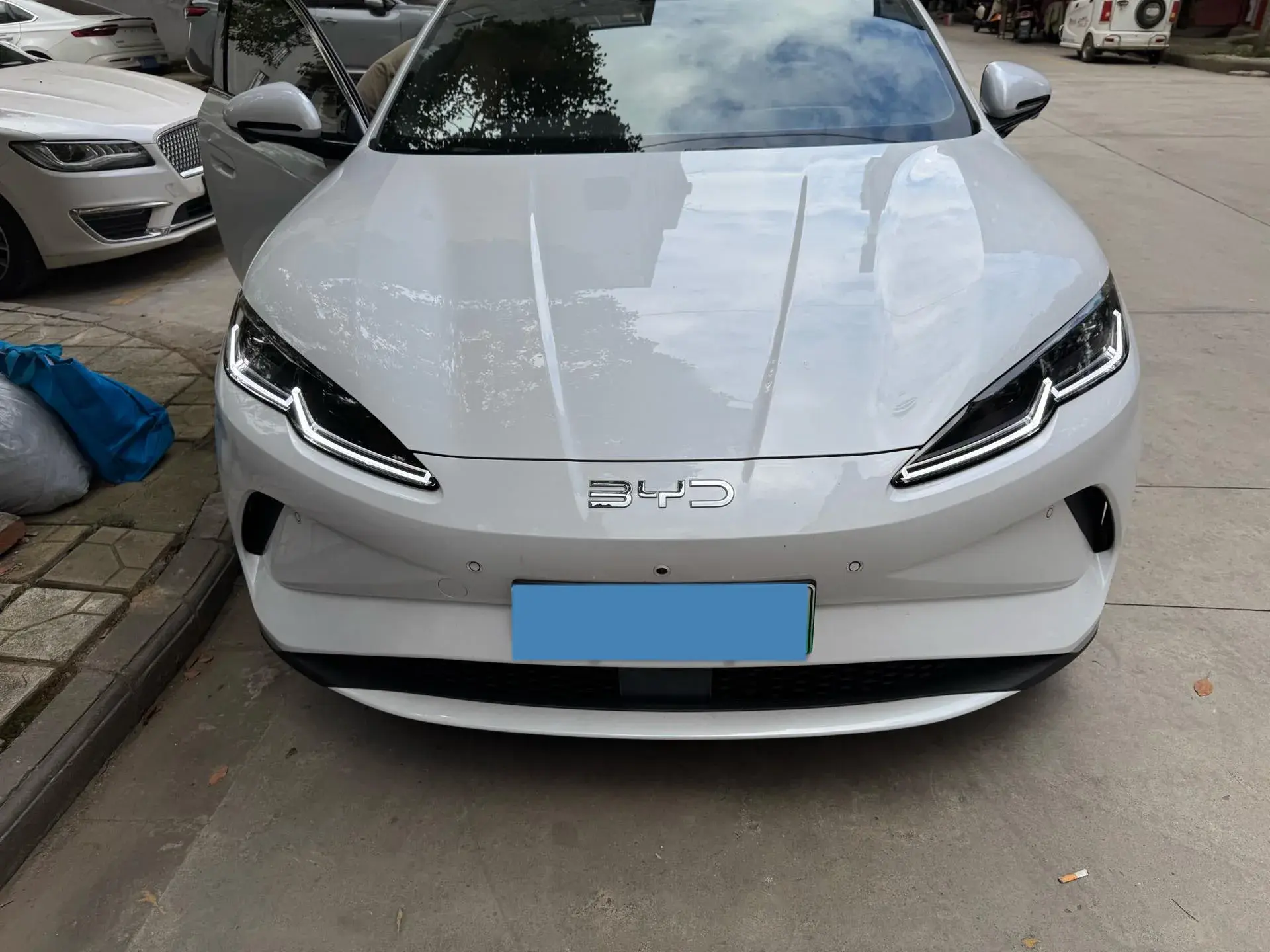 2025 BYD SEAL thumbnail 2