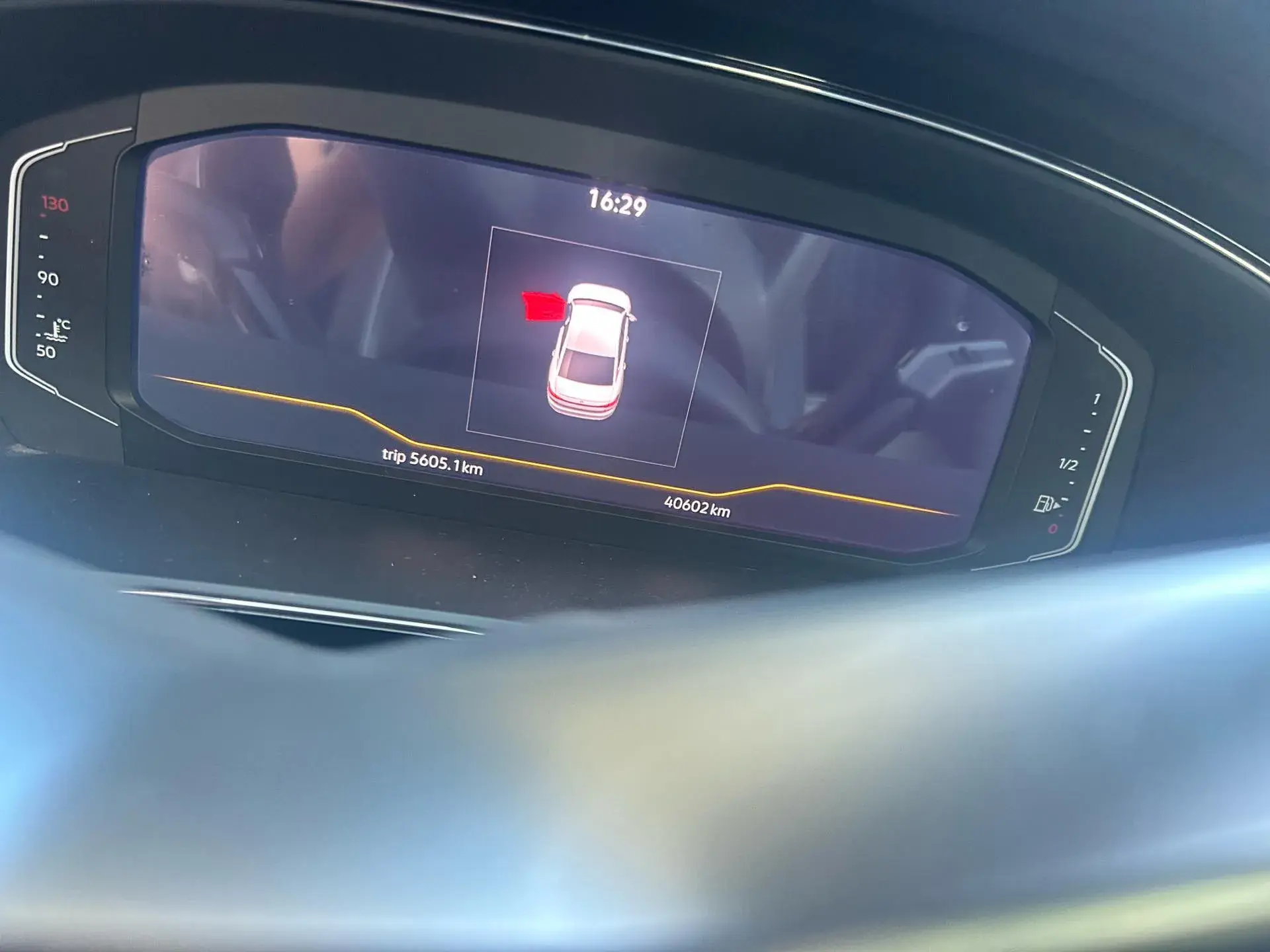 2022 VOLKSWAGEN PASSAT thumbnail 4