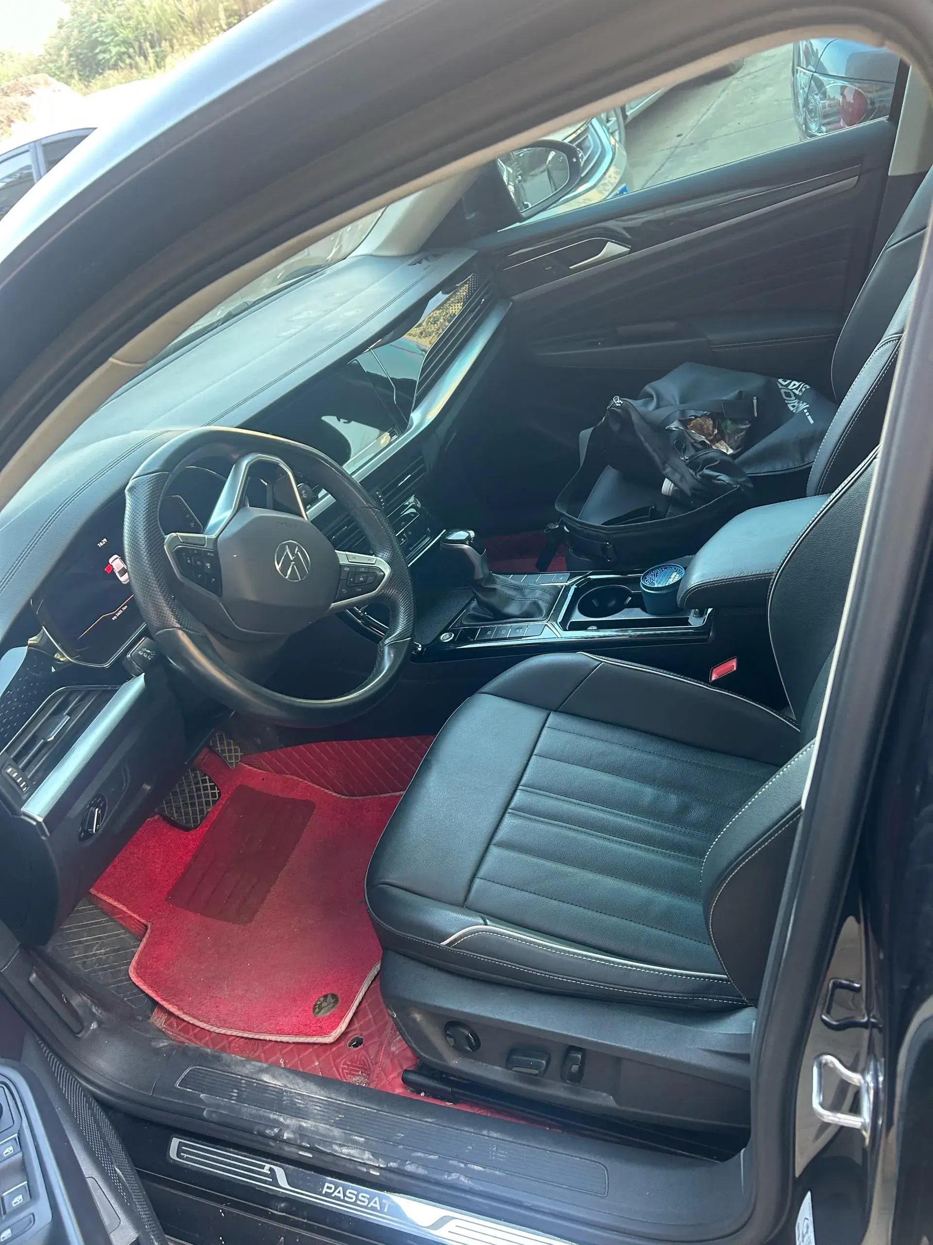 2022 VOLKSWAGEN PASSAT thumbnail 3