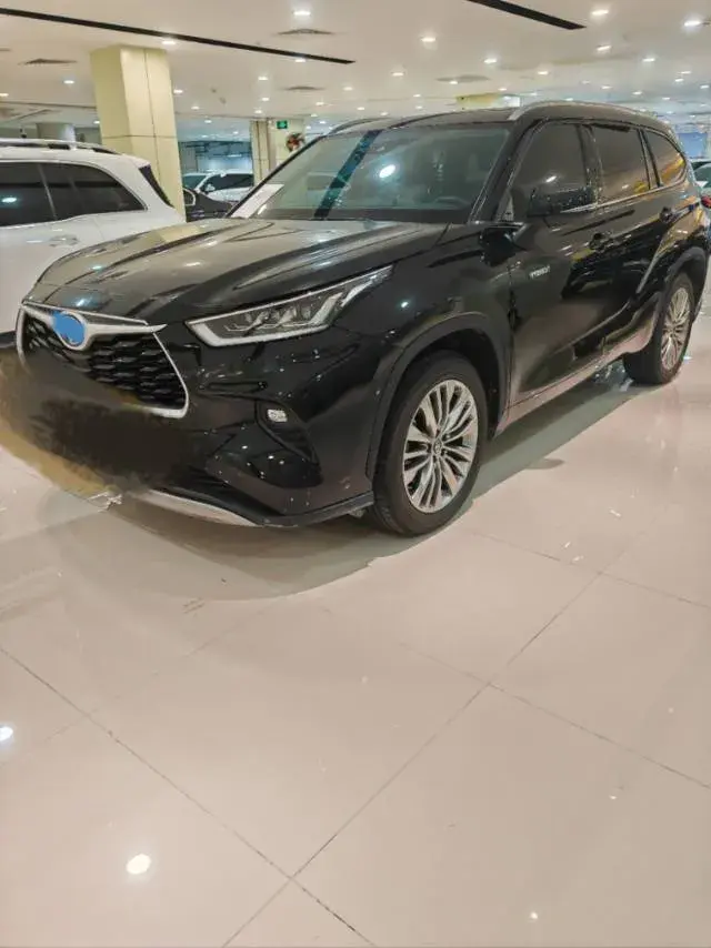 2022 Toyota Highlander 2.5L 192HP L4 E-CVT Hybrid
