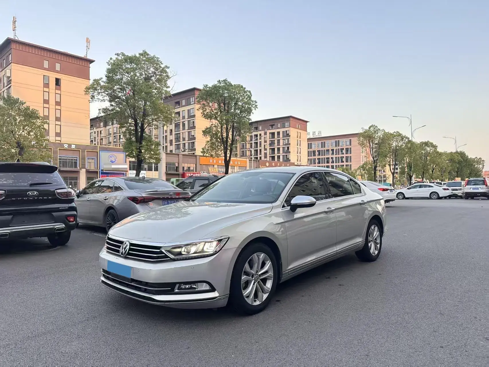 2018 VOLKSWAGEN MAGOTAN view 1