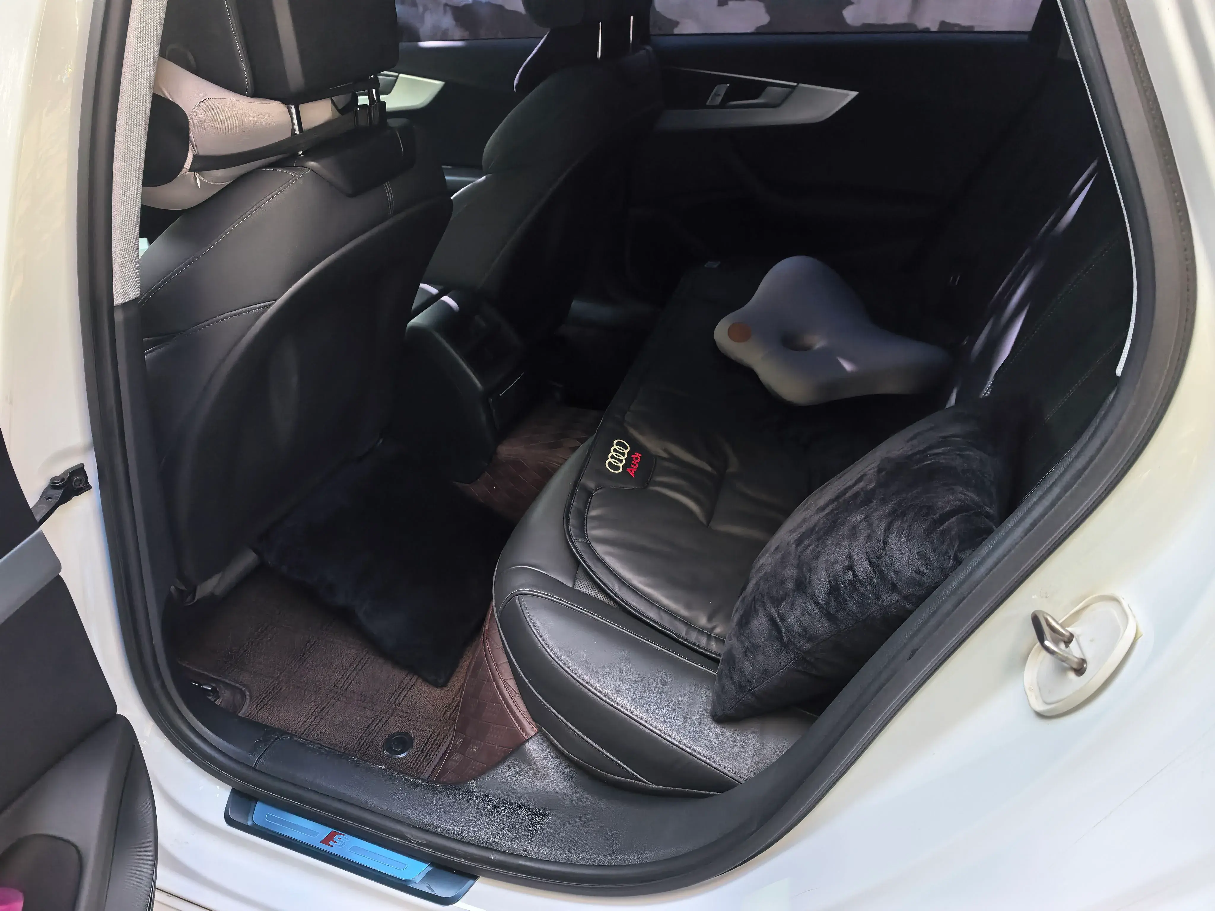 2024 AUDI A4L thumbnail 4