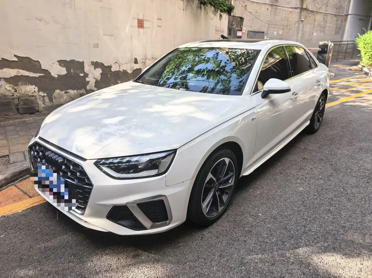 2024 AUDI A4L view 1