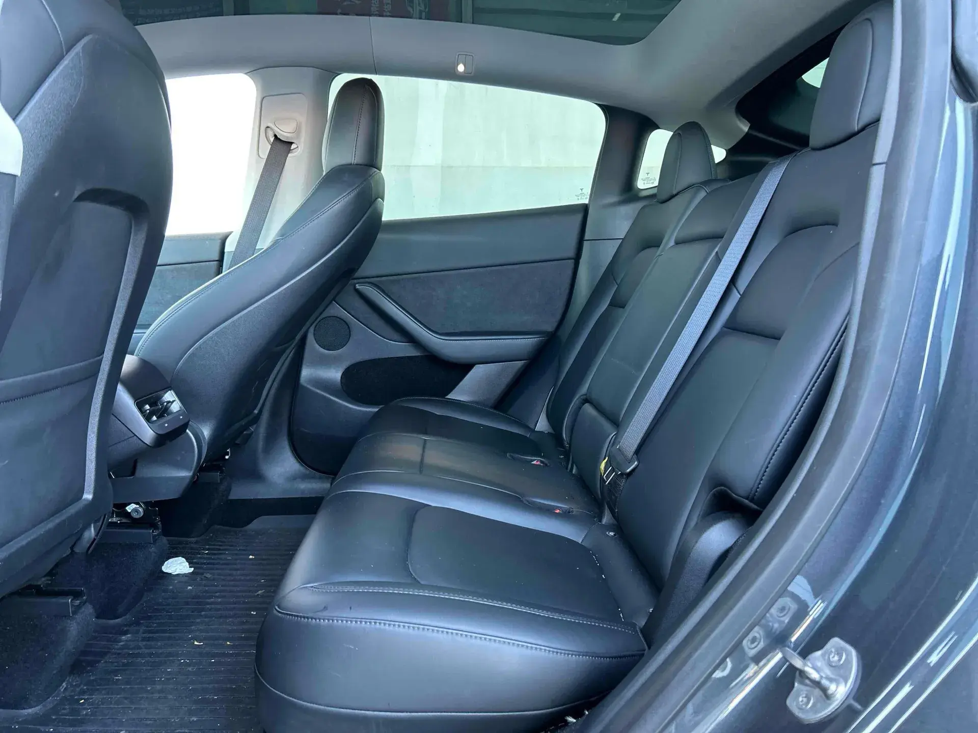 2021 TESLA MODEL thumbnail 4