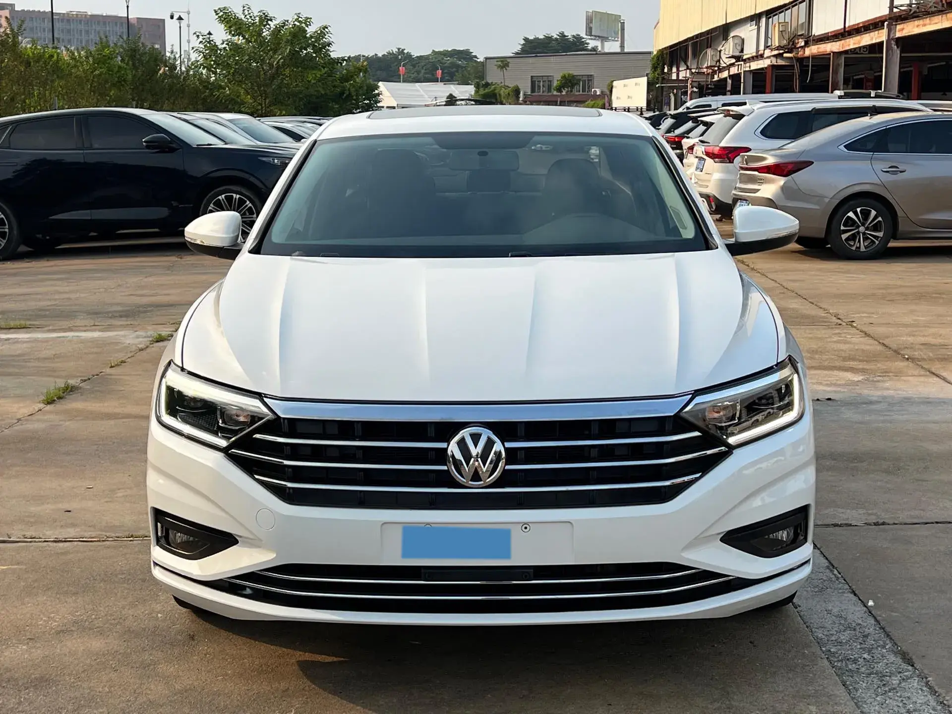 2021 VOLKSWAGEN SAGITAR thumbnail 2