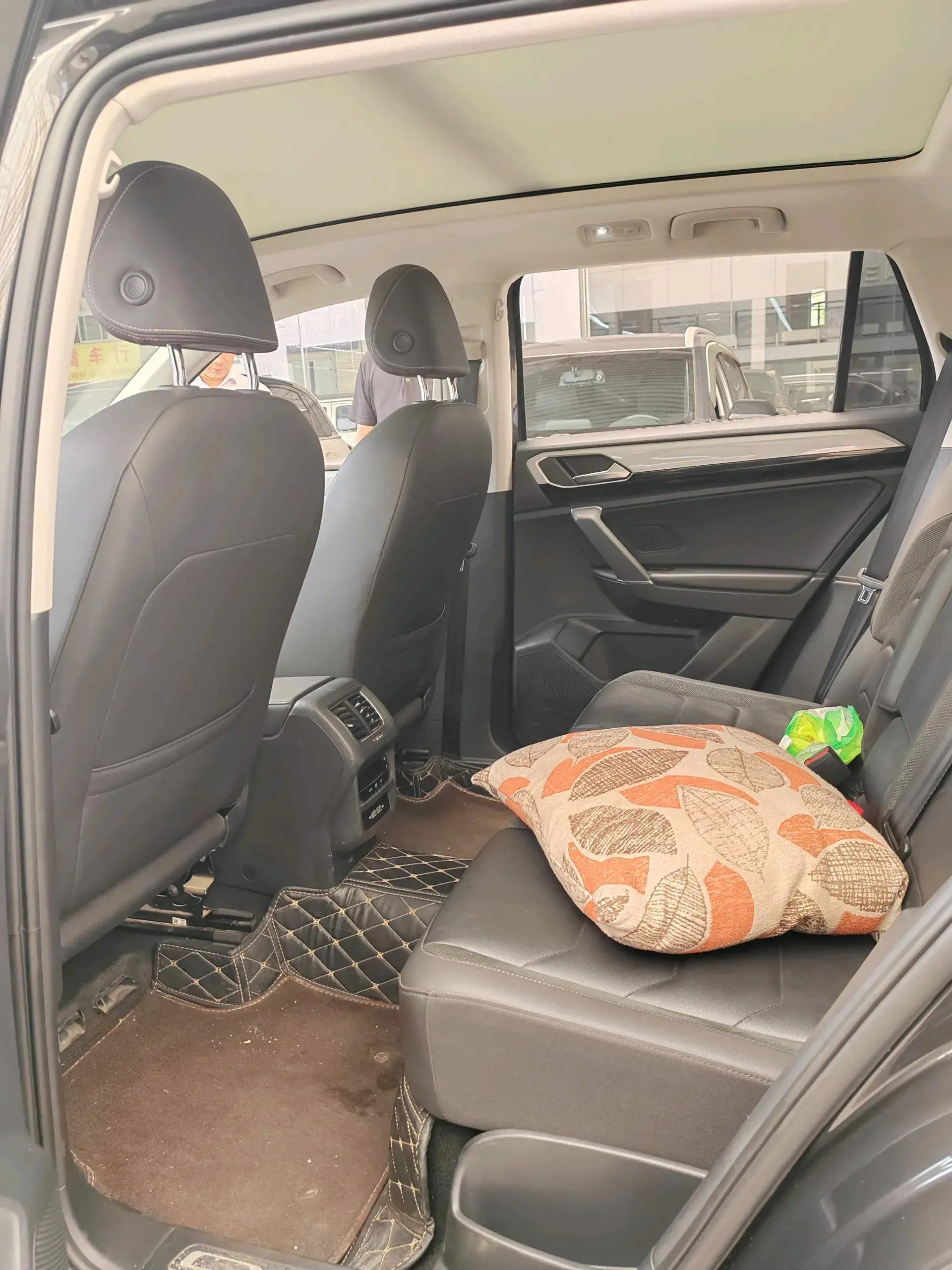 2020 VOLKSWAGEN TAYRON thumbnail 3