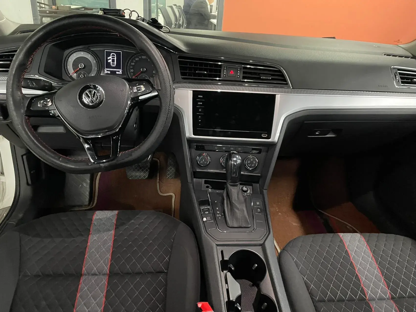 2019 VOLKSWAGEN LAMANDO thumbnail 3