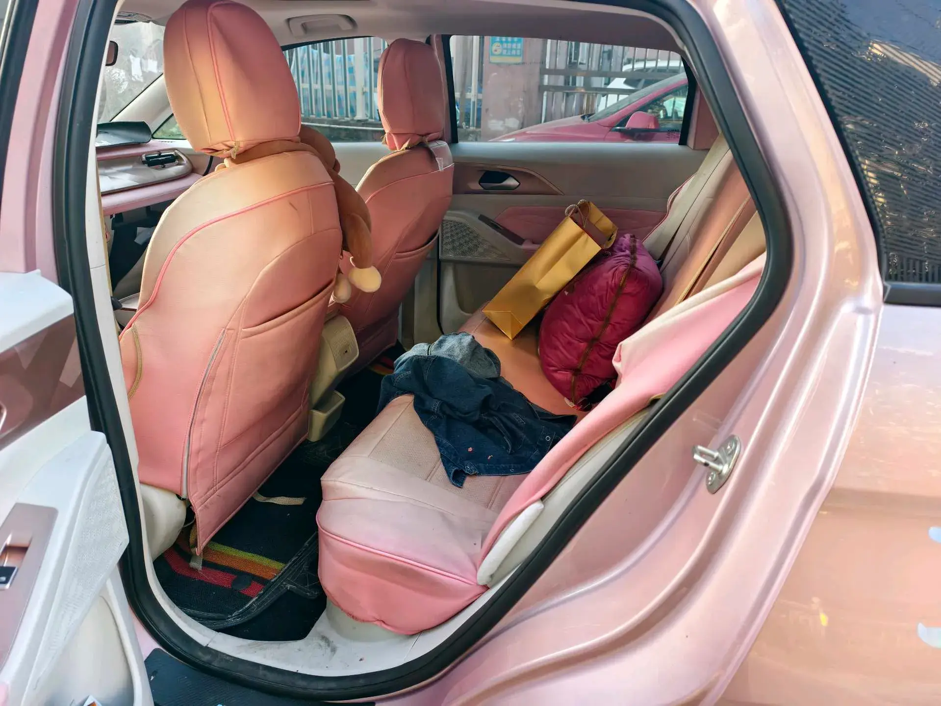 2023 GEOMETRY E thumbnail 4