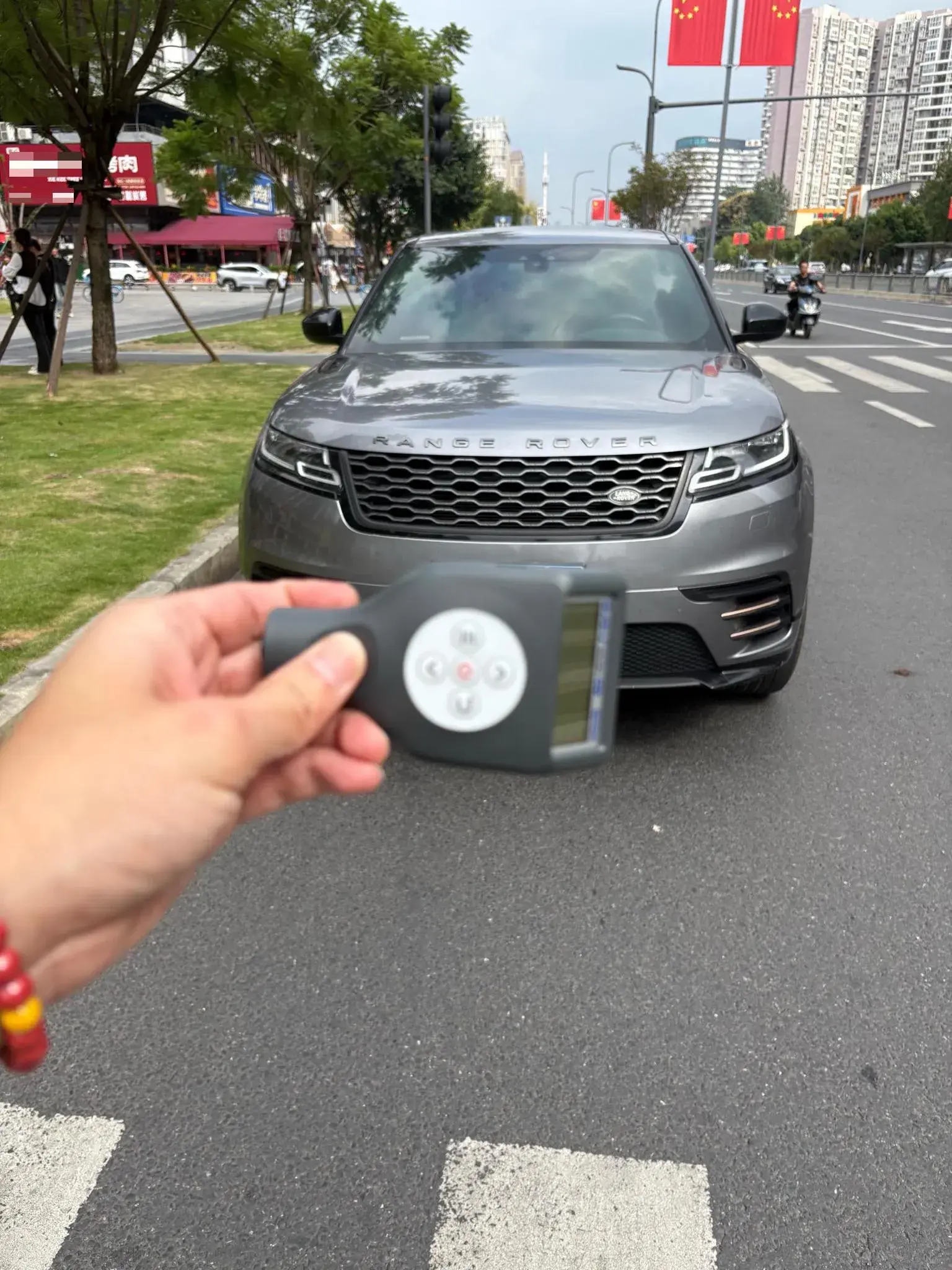 2020 LAND ROVER thumbnail 2