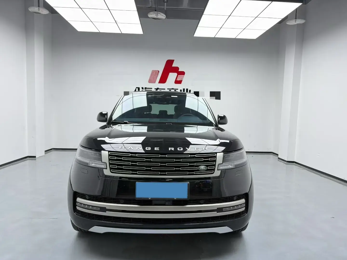 2023 LAND ROVER thumbnail 2