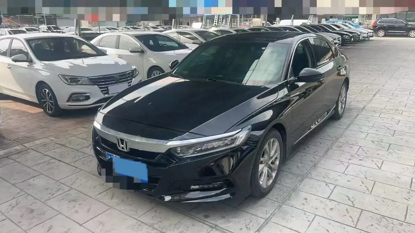 2018 HONDA ACCORD view 1
