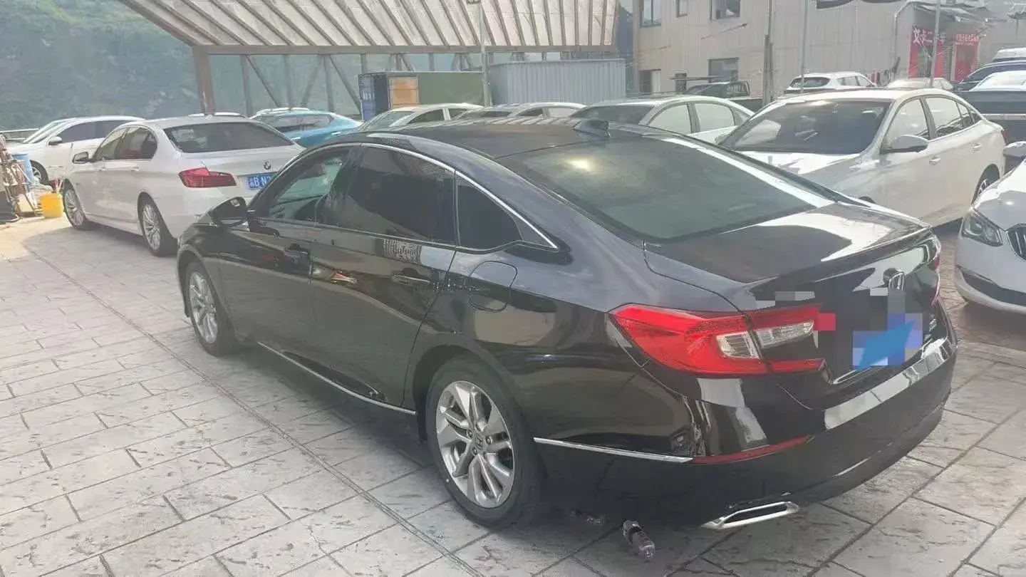 2018 HONDA ACCORD thumbnail 4