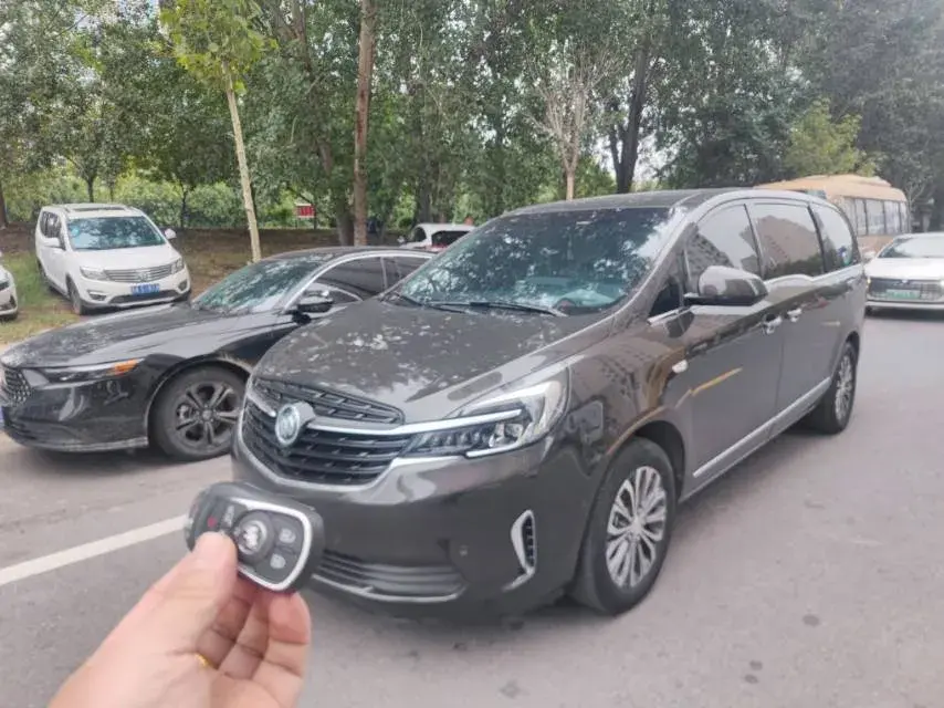 2022 BUICK GL8 view 1