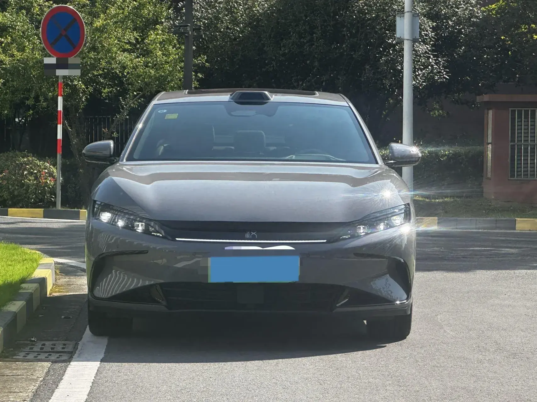 2025 BYD HAN thumbnail 2