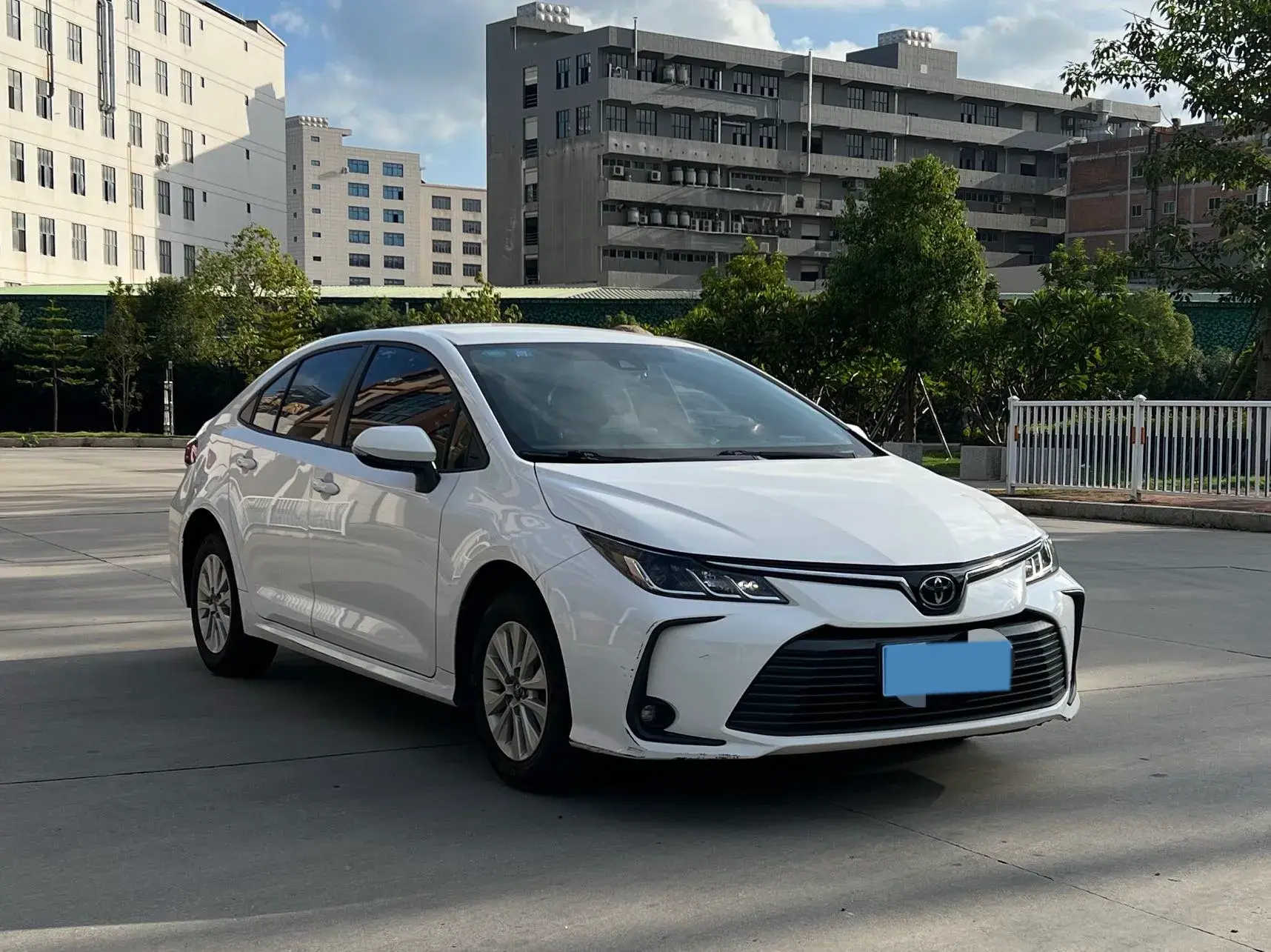 2019 TOYOTA COROLLA thumbnail 3