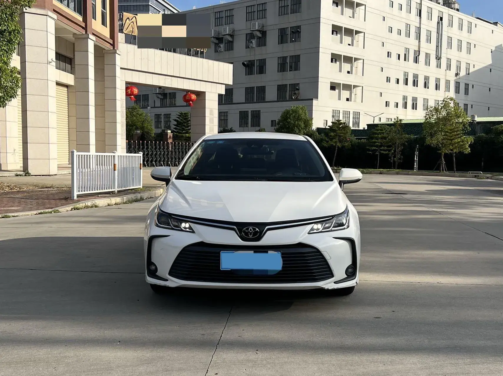 2019 TOYOTA COROLLA thumbnail 2
