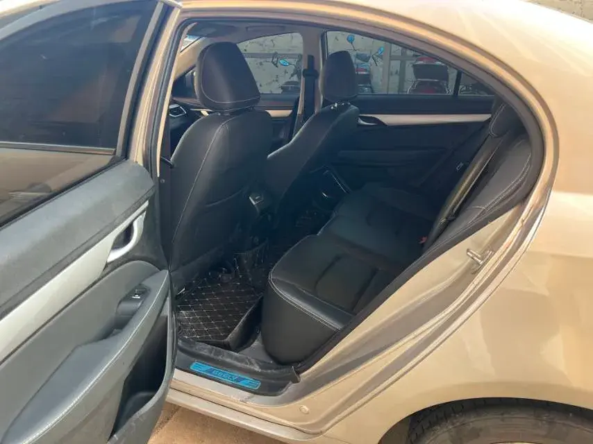 2018 GEELY EMGRAND thumbnail 4