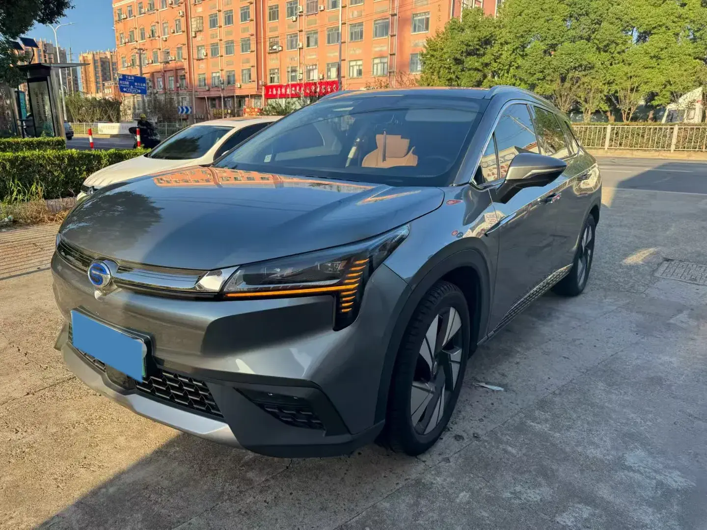 2019 AION LX view 1