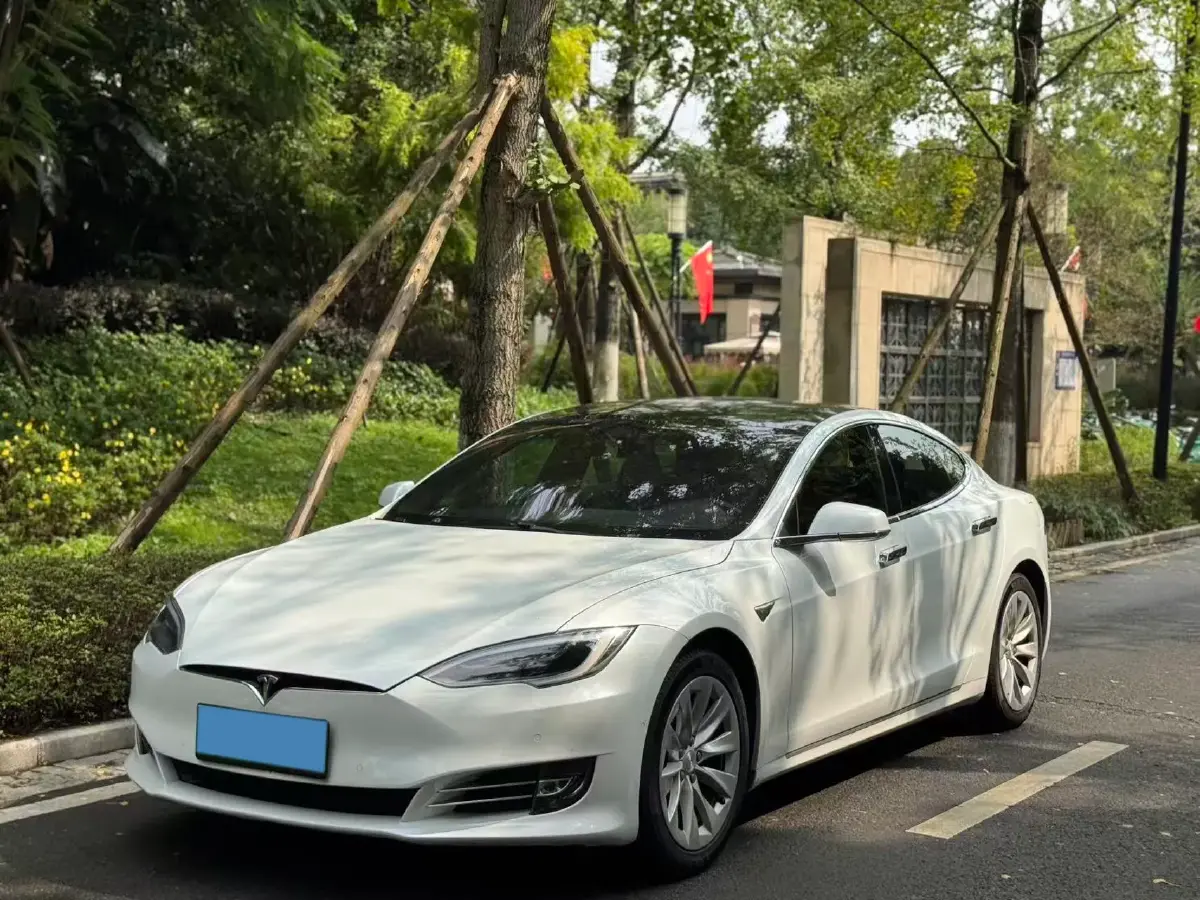 2017 Tesla Model S BEV 75KWH