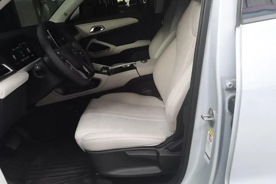 2024 BYD YUANUP thumbnail 4