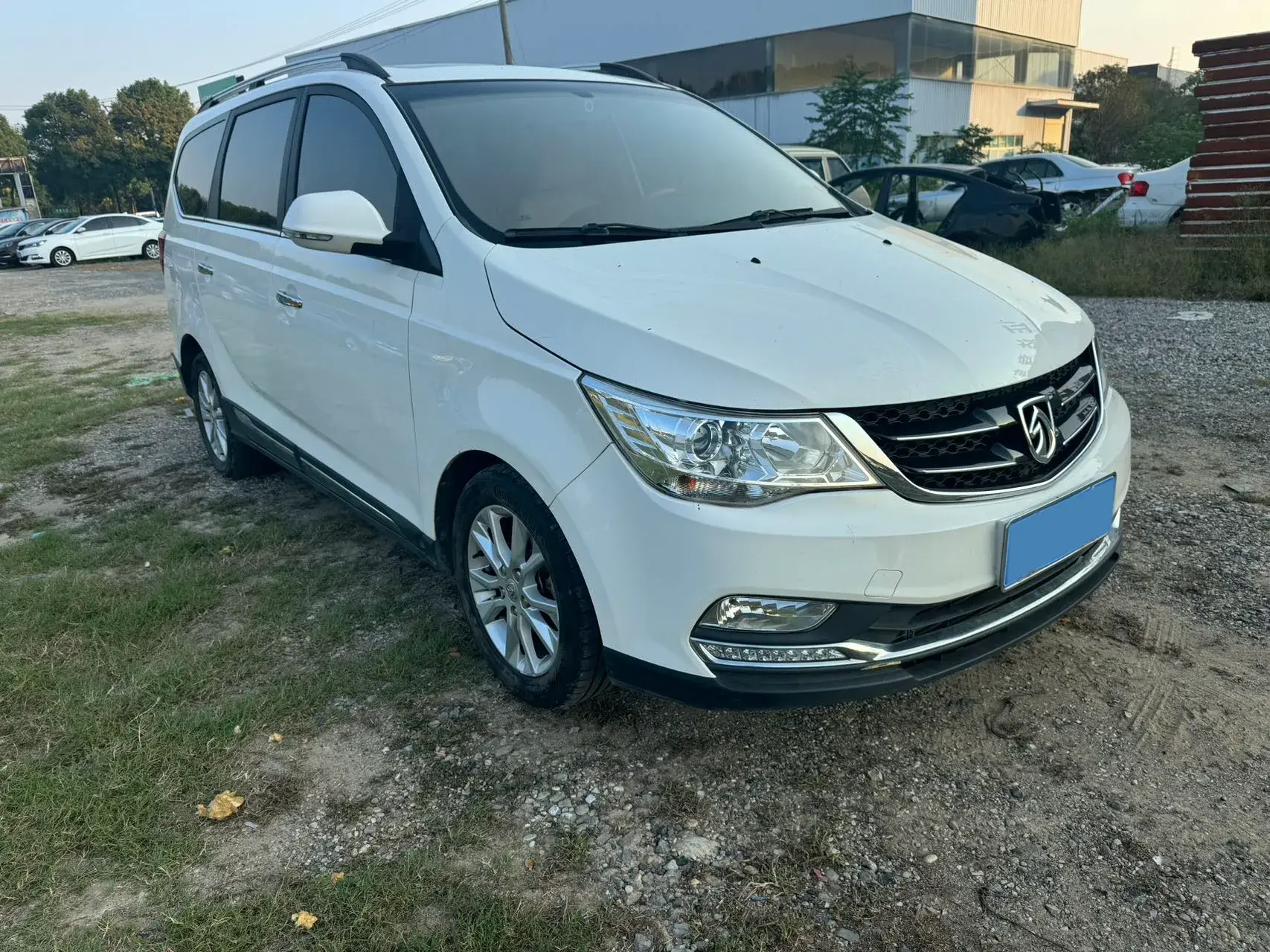 2016 BAOJUN 730 thumbnail 3