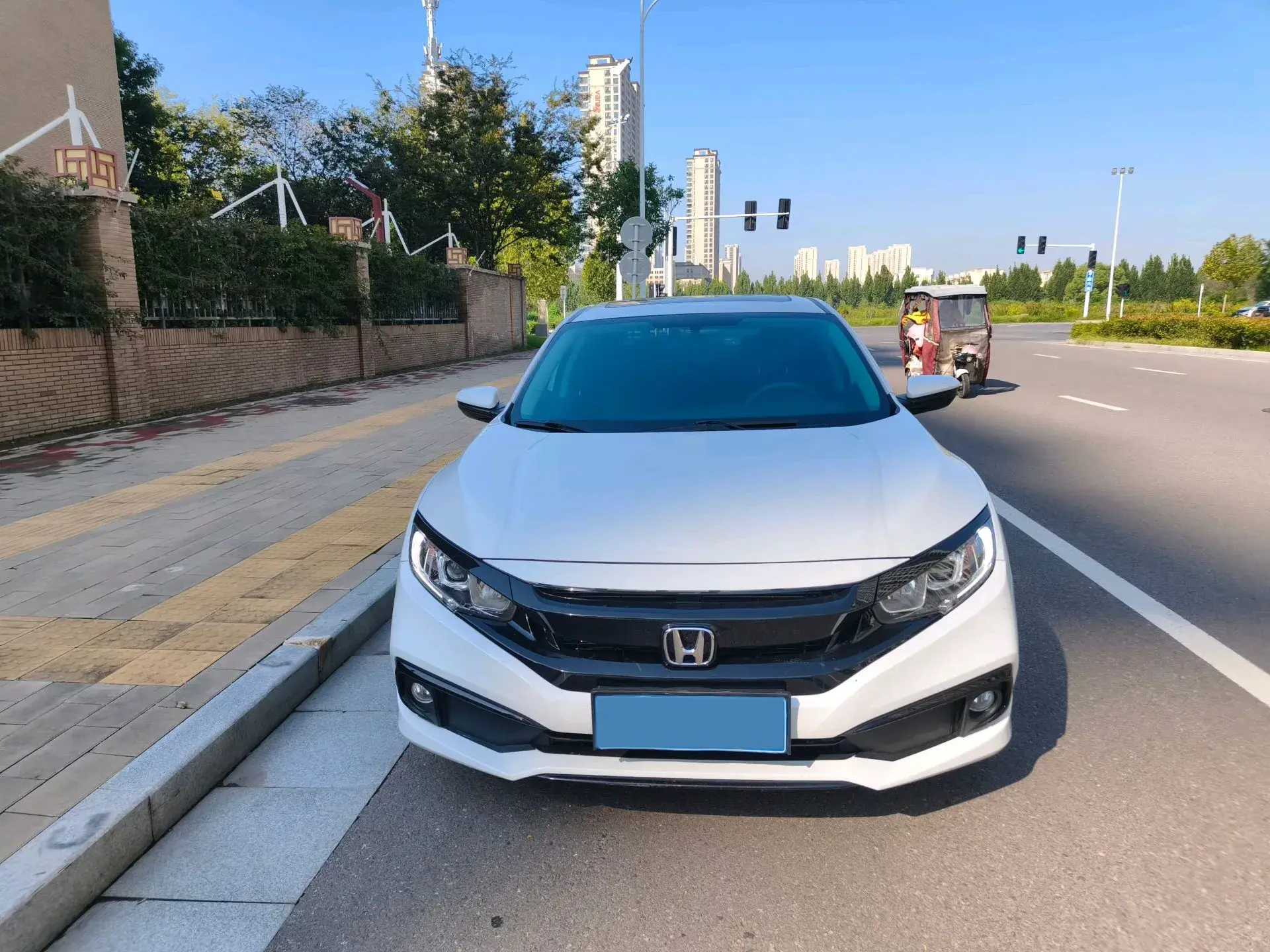 2019 HONDA CIVIC thumbnail 3