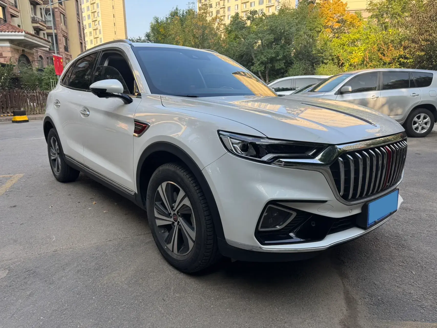 2019 HONGQI HS5 thumbnail 3