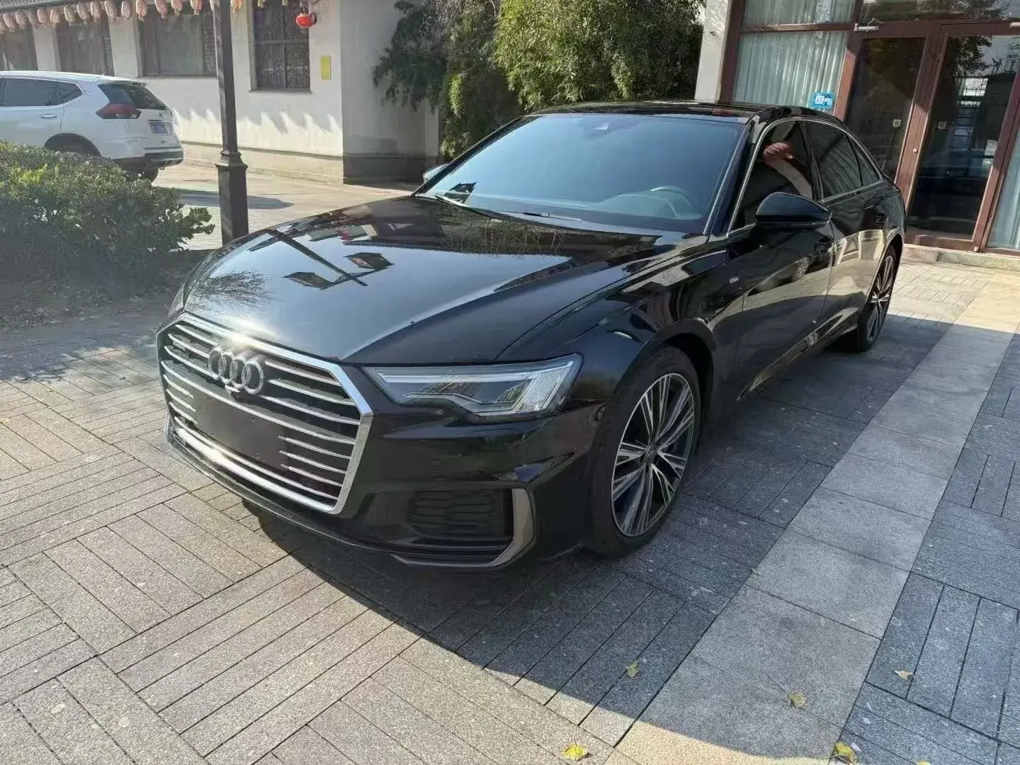 2022 AUDI A6L view 1