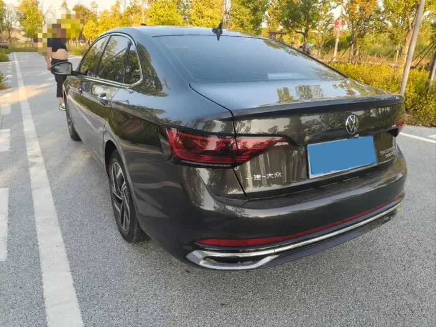 2023 VOLKSWAGEN SAGITAR thumbnail 3