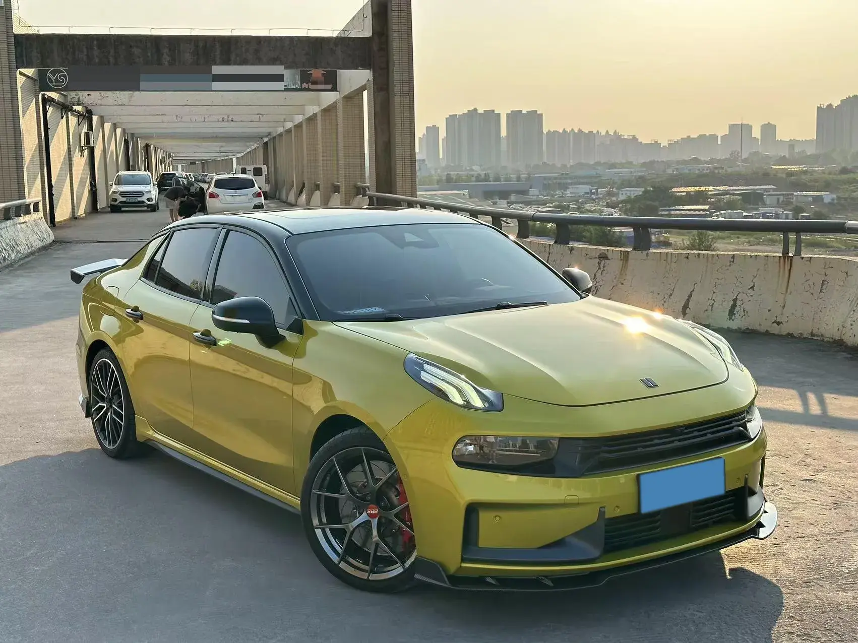 2021 LYNK&CO 03 thumbnail 3