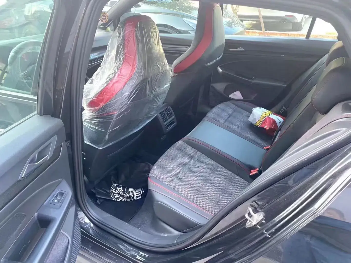 2023 VOLKSWAGEN GOLFGTI thumbnail 3