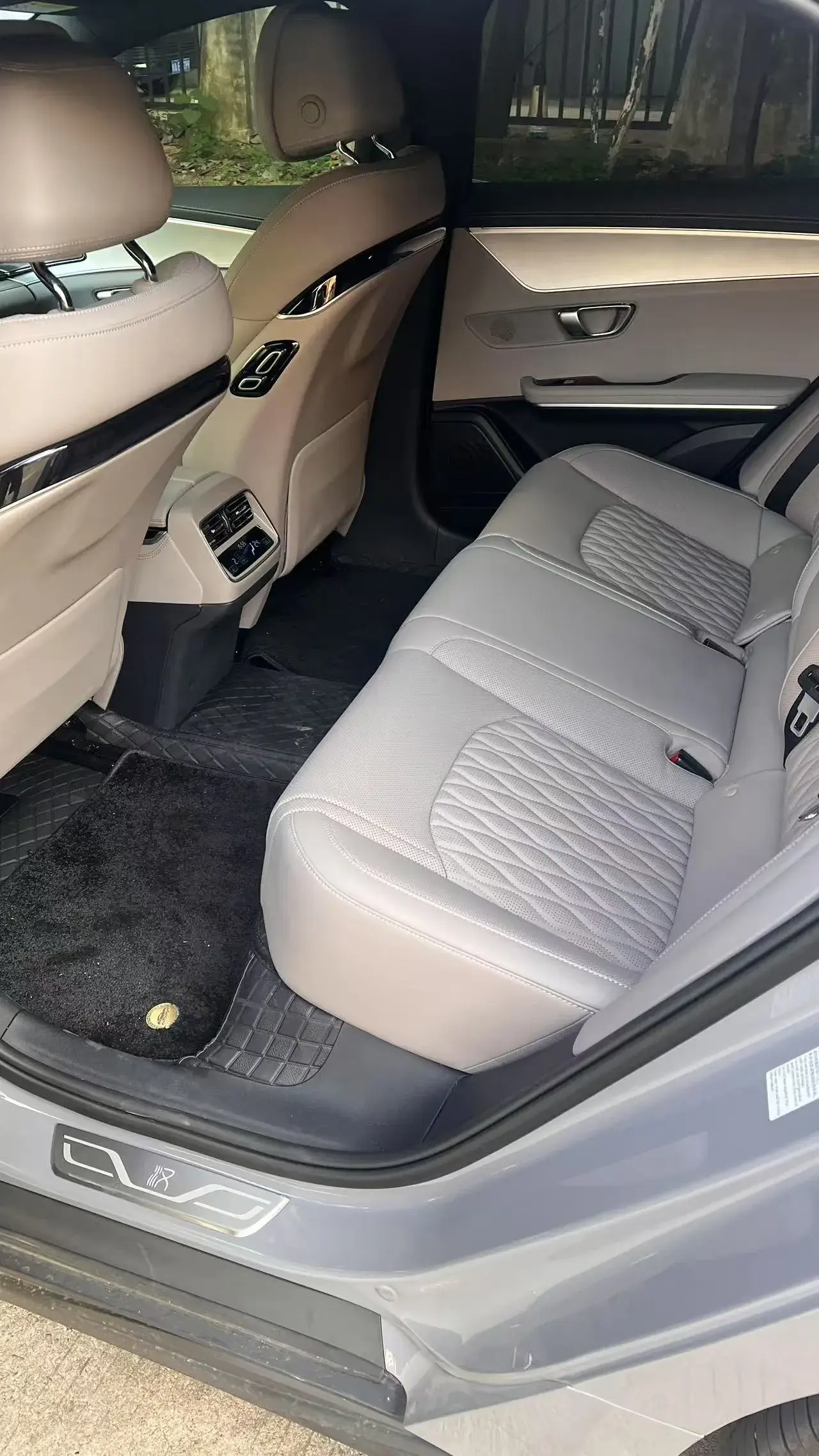 2025 BYD HAN thumbnail 4