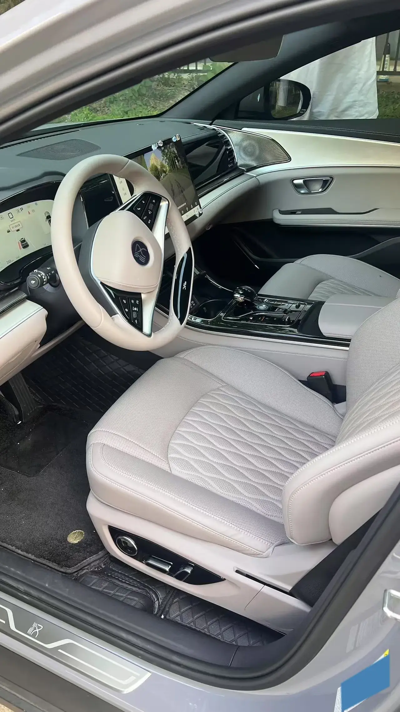 2025 BYD HAN thumbnail 3