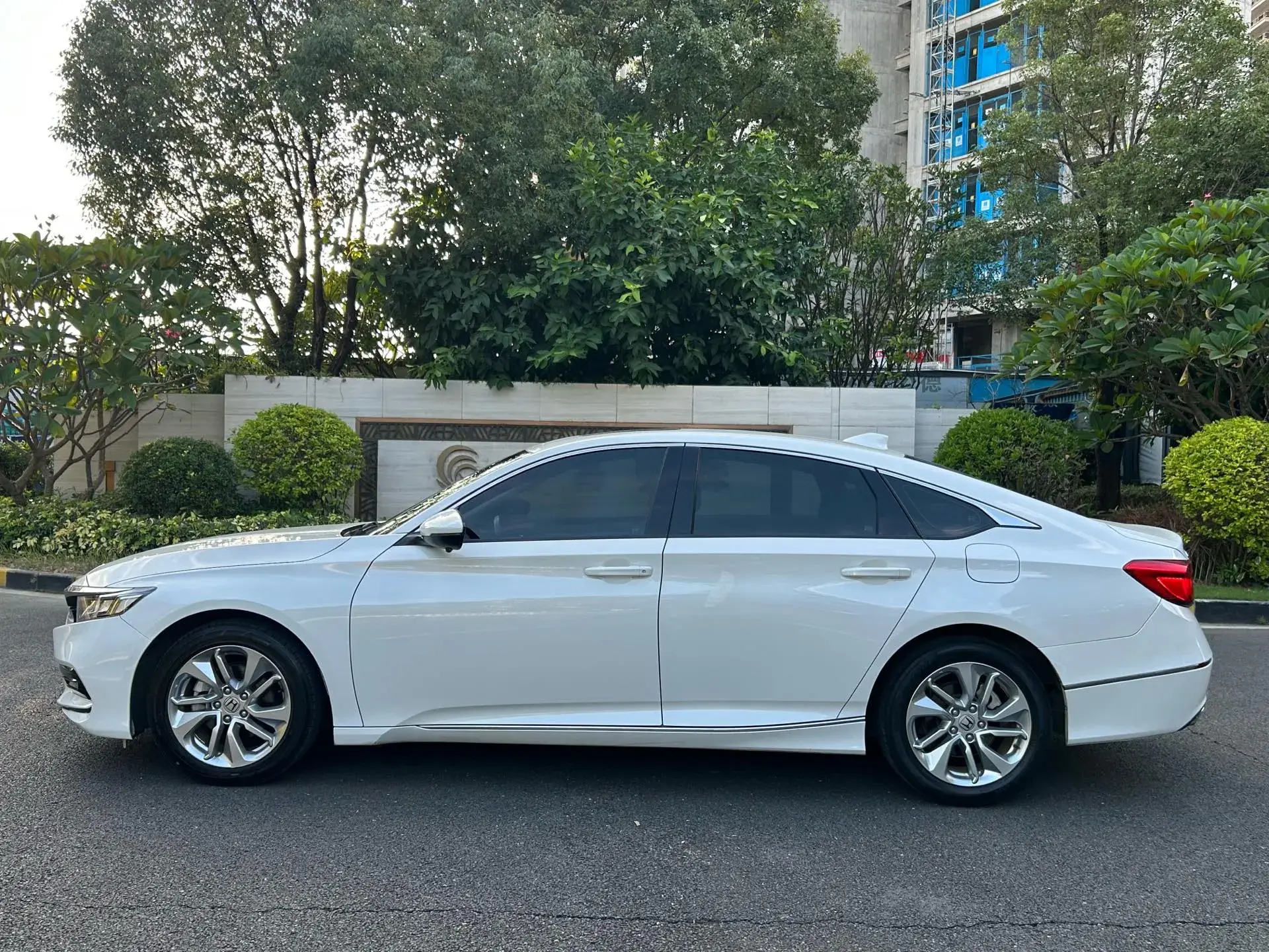 2018 HONDA ACCORD thumbnail 3