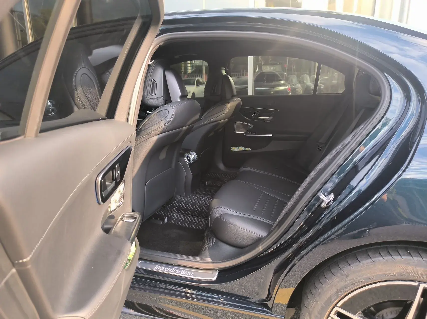 2023 MERCEDES-BENZ C thumbnail 4