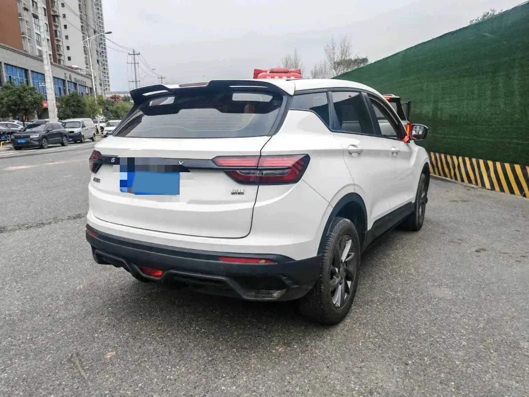 2025 GEELY COOLRAY thumbnail 2
