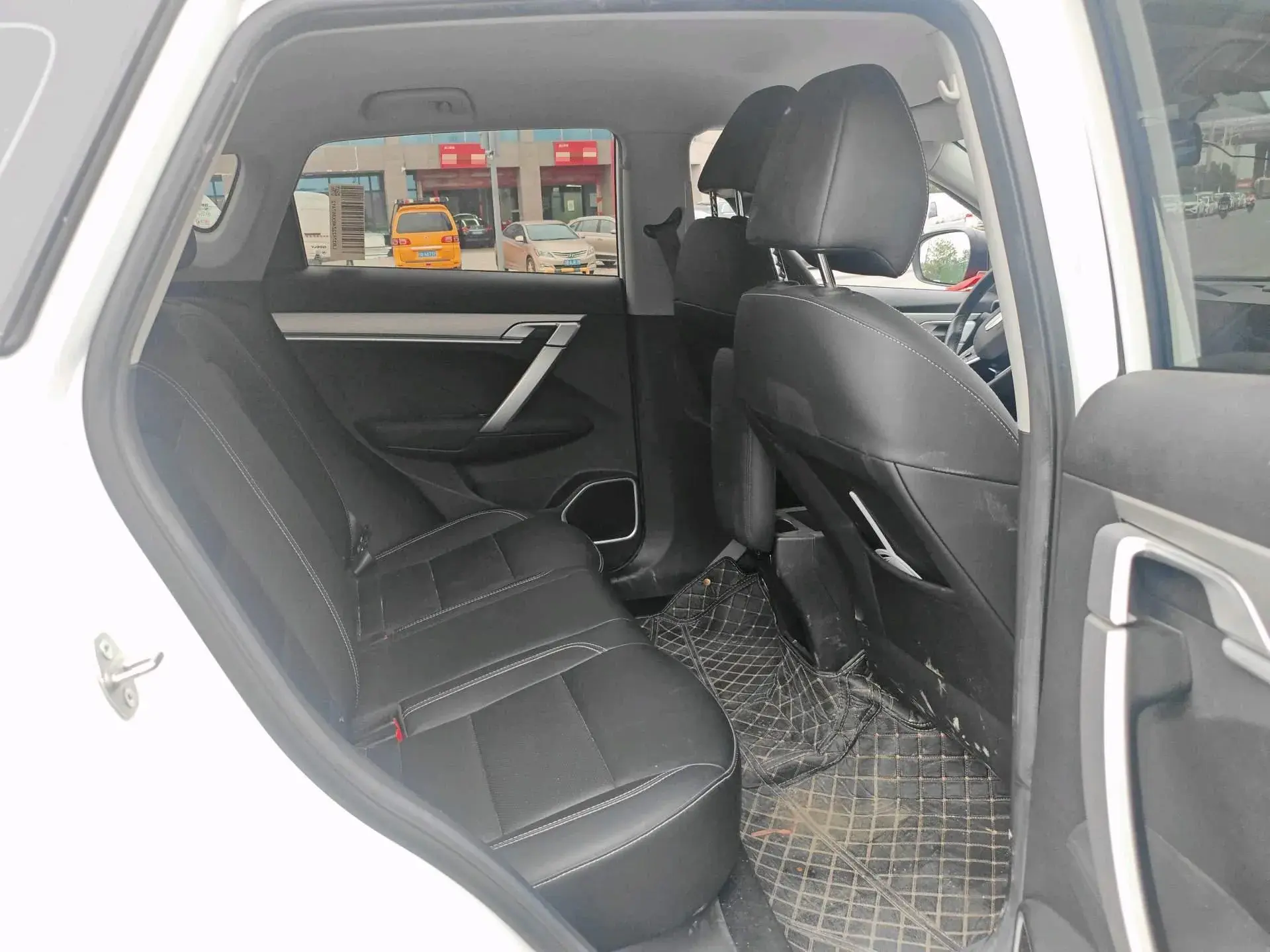 2025 GEELY COOLRAY thumbnail 4