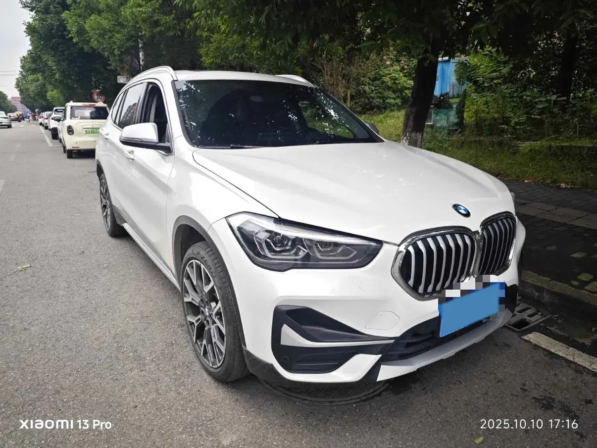 2022 BMW X1 thumbnail 2