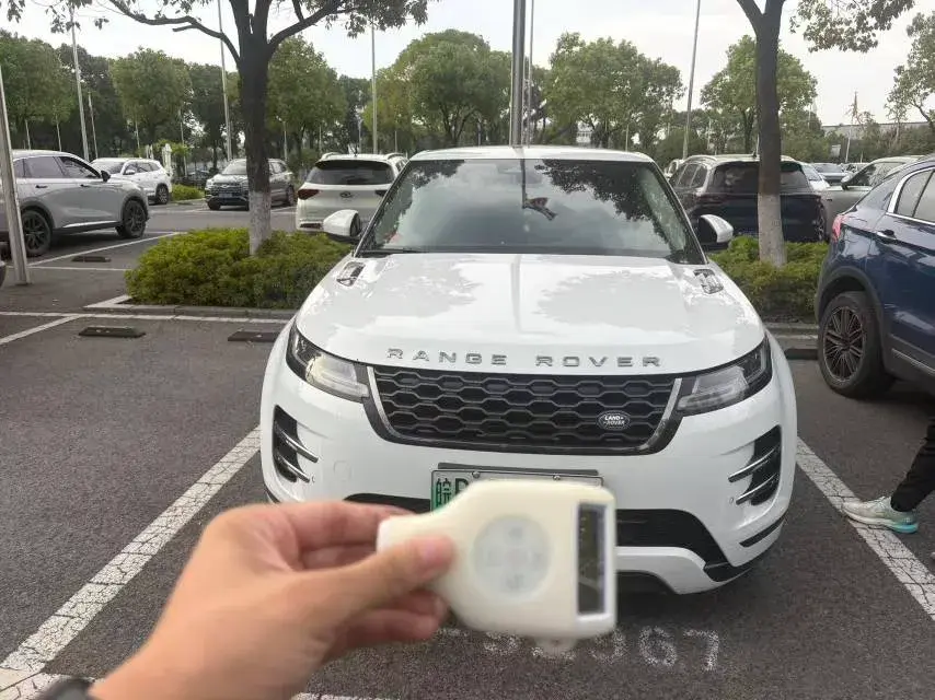 2023 LAND ROVER thumbnail 2