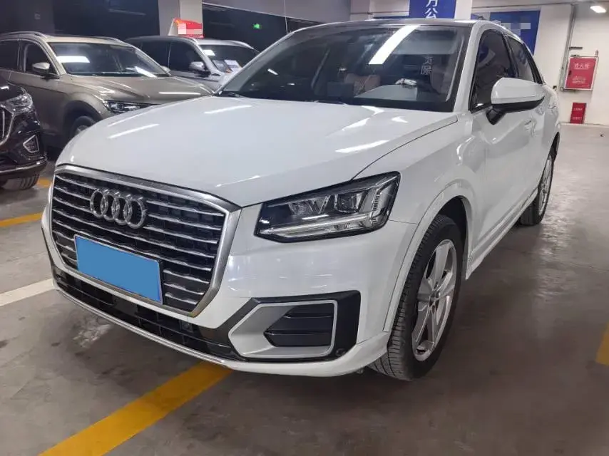 2020 AUDI Q2L view 1