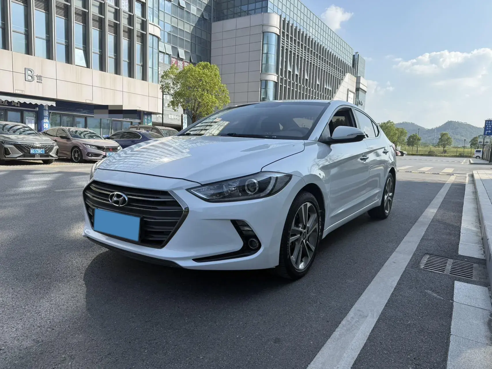 2016 HYUNDAI ELANTRA view 1