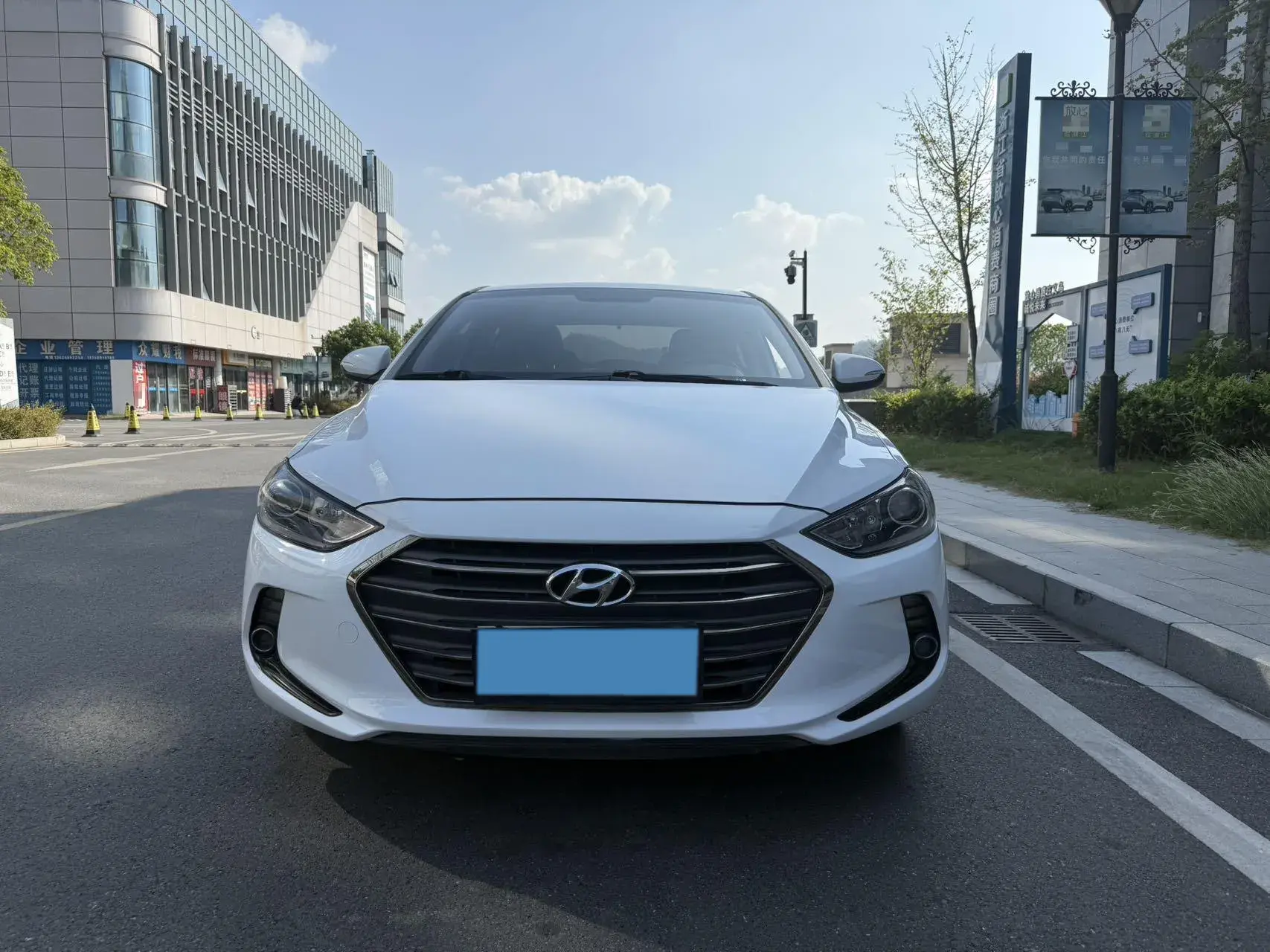 2016 HYUNDAI ELANTRA thumbnail 2