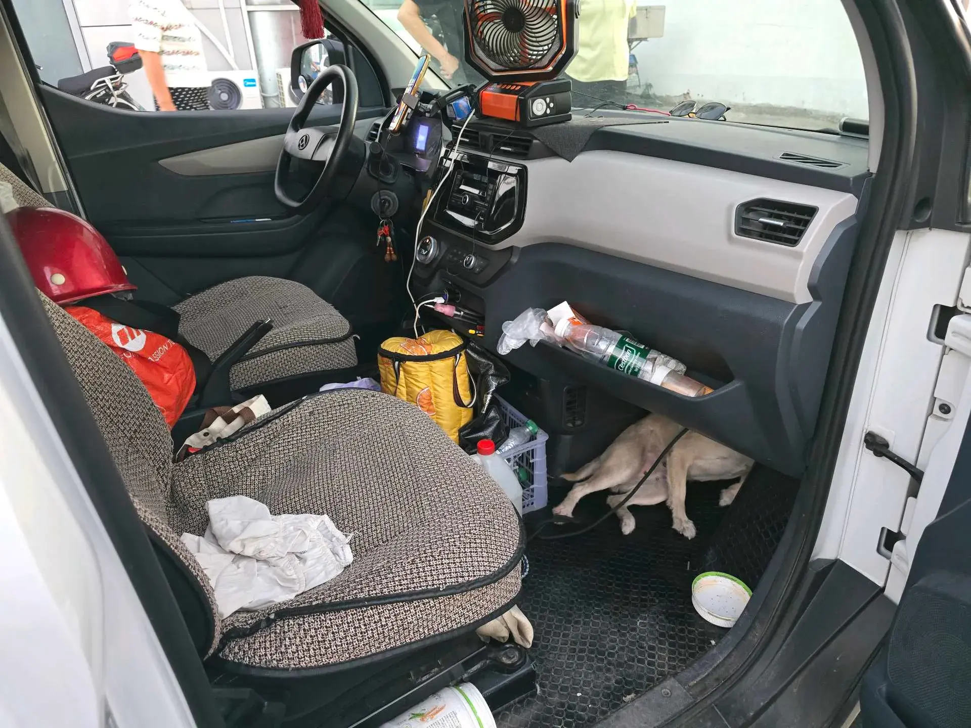 2023 MAXUS EV30 thumbnail 2