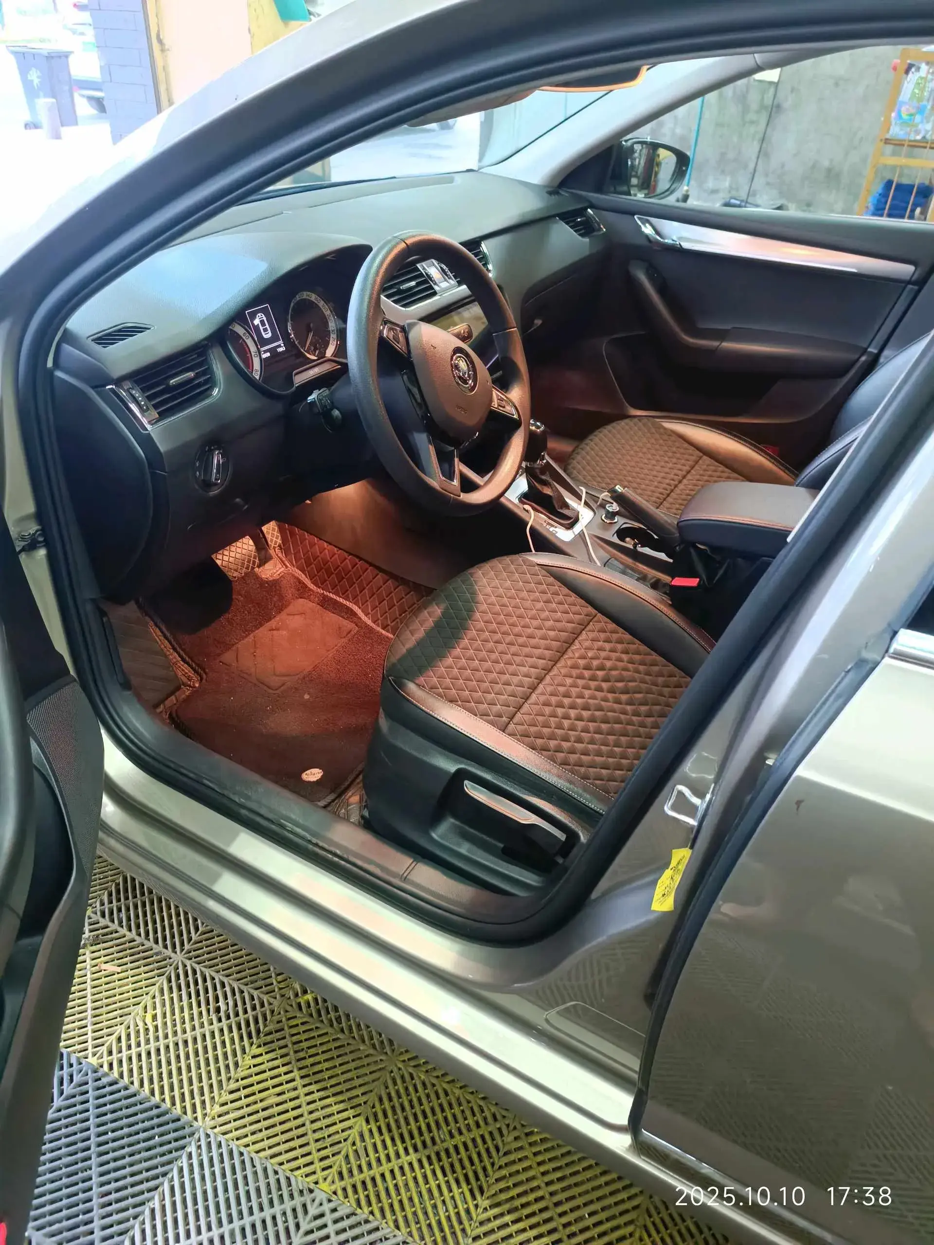 2019 SKODA OCTAVIA thumbnail 4